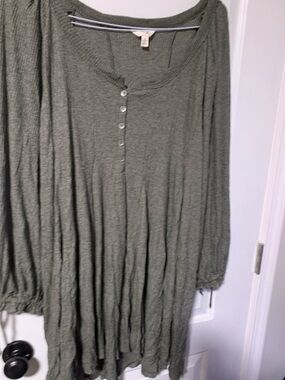 Relaxed Olive Green Long-Sleeve Henley Tunic